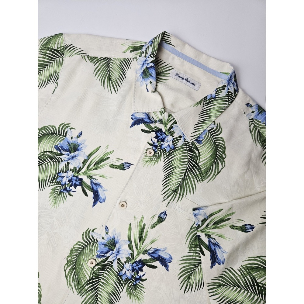 Tommy Bahama Men's Short Sleeve Silk Hawaiian Palm Leaf Button Up Shirt Large